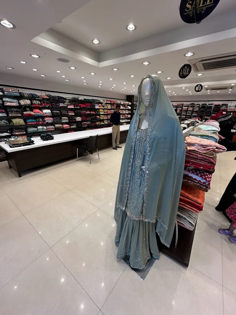 Kay The Fashion Bay